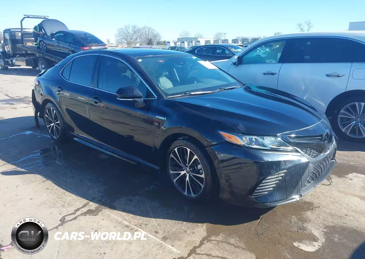 2020 Toyota Camry Hybrid Se