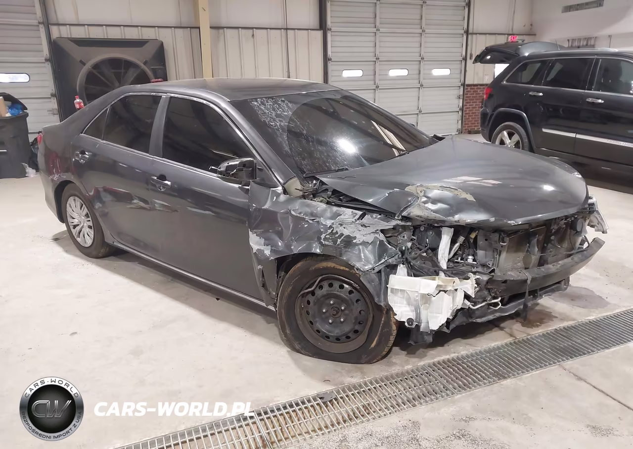 2012 Toyota Camry Le – zdjęcie 1 z 17