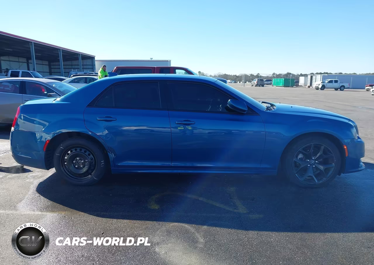 2022 Chrysler 300 Touring L VIN:2C3CCADG8NH221872 - 14