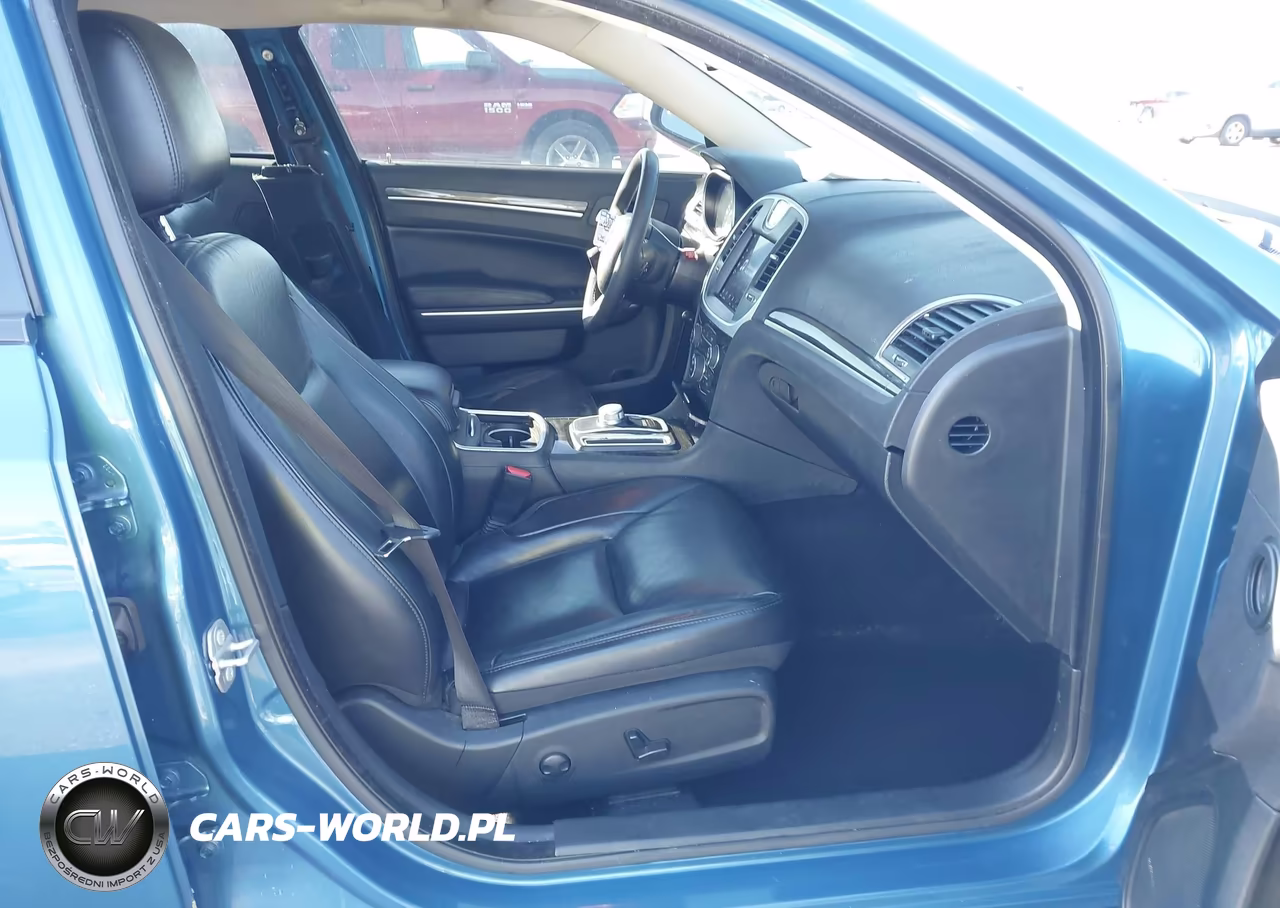 2022 Chrysler 300 Touring L VIN:2C3CCADG8NH221872 - 5