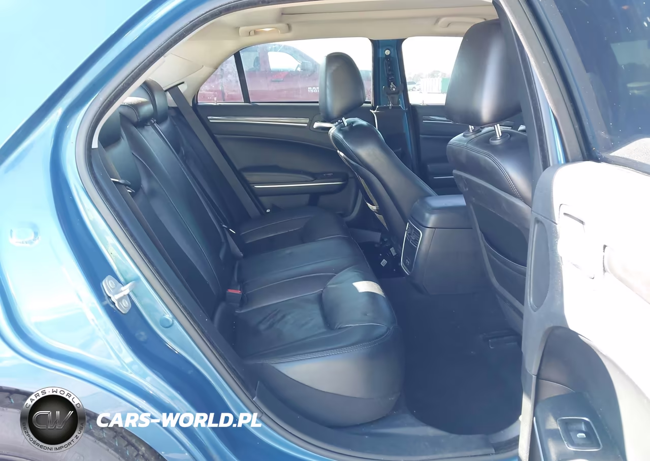2022 Chrysler 300 Touring L VIN:2C3CCADG8NH221872 - 8