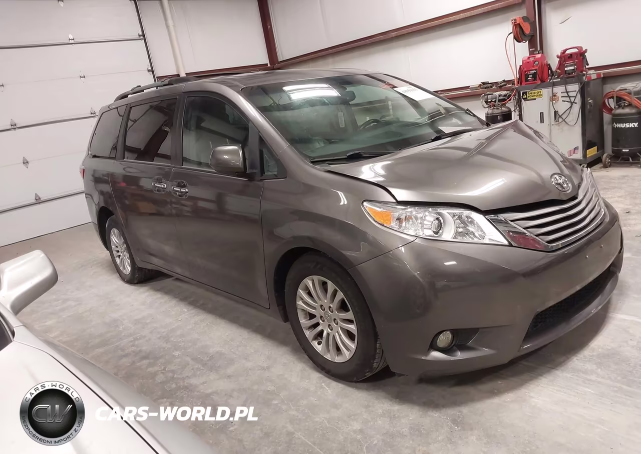 2017 Toyota Sienna Xle 8 Passenger