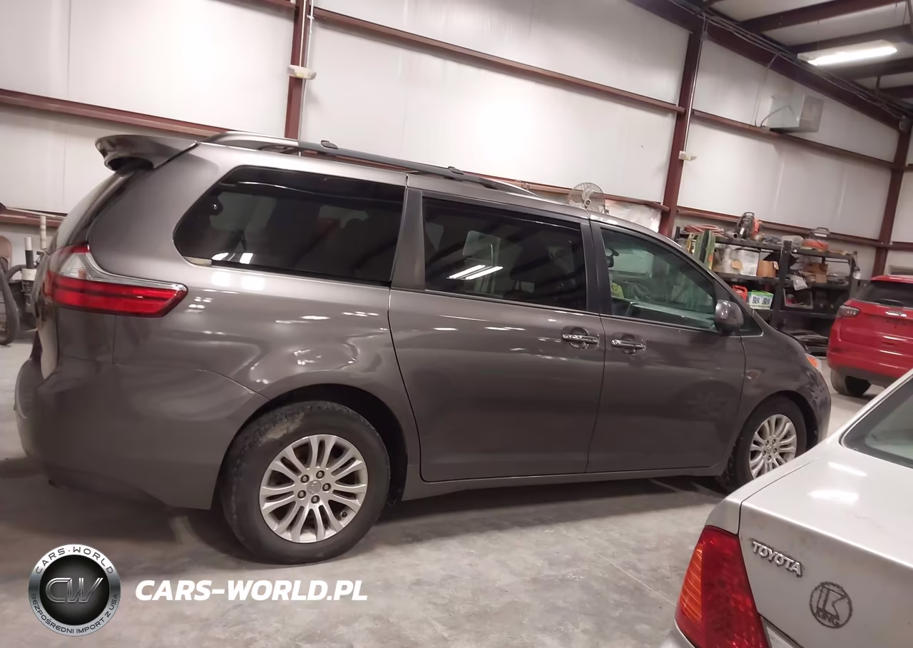 2017 Toyota Sienna Xle 8 Passenger VIN:5TDYZ3DC1HS774796 - 13