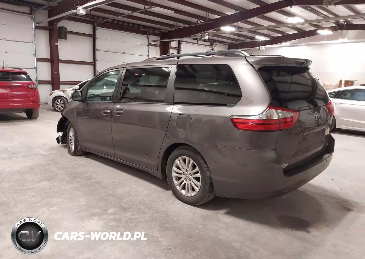 2017 Toyota Sienna Xle 8 Passenger VIN:5TDYZ3DC1HS774796 - 3