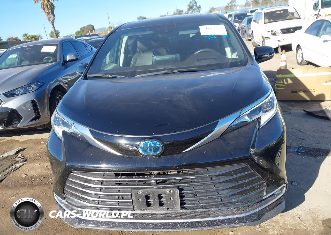 2023 Toyota Sienna Platinum VIN:5TDERKEC8PS170771 - 12