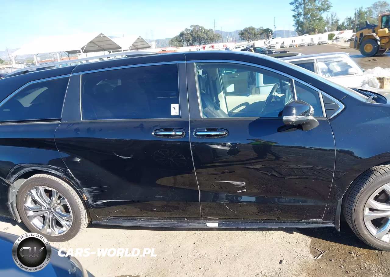 2023 Toyota Sienna Platinum VIN:5TDERKEC8PS170771 - 13