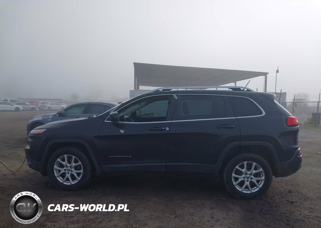 2015 Jeep Cherokee Latitude VIN:1C4PJMCS4FW792790 - 14