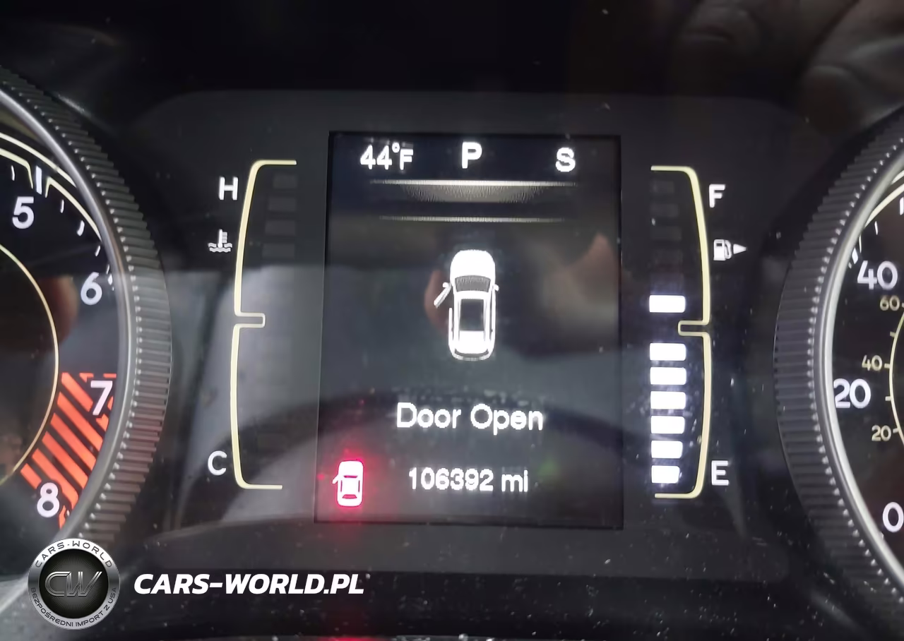 2015 Jeep Cherokee Latitude VIN:1C4PJMCS4FW792790 - 15