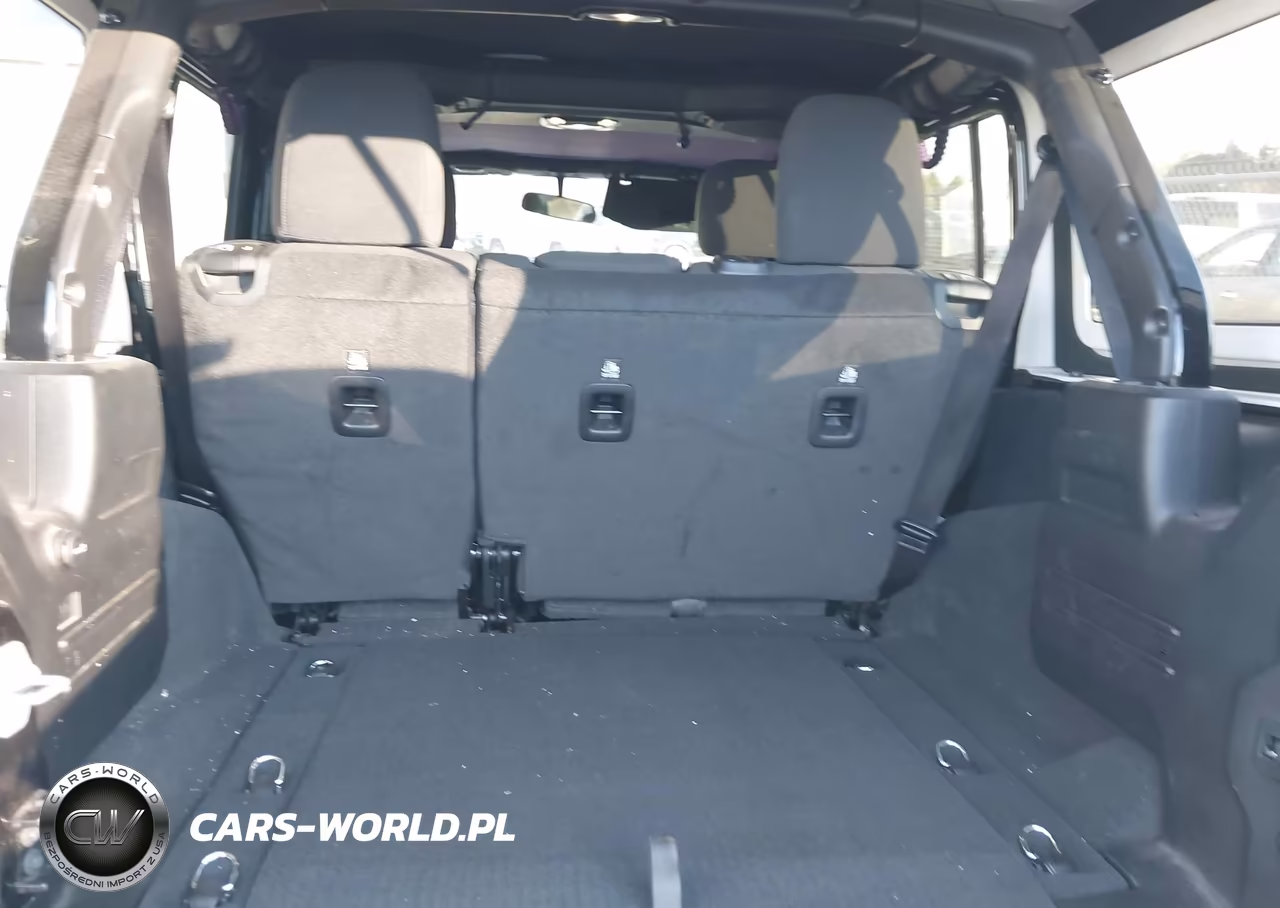 2023 Jeep Wrangler 4-Door High Tide 4X4 VIN:1C4HJXDG3PW692407 - 17
