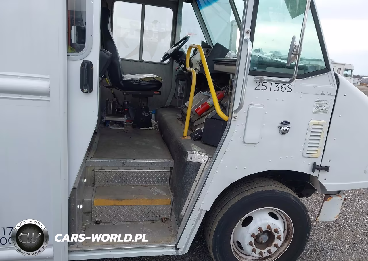 2015 Ford F-59 Commercial Stripped VIN:1F66F5KY9F0A04004 - 7