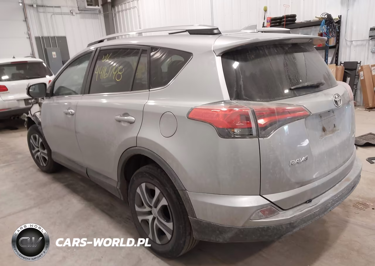 2017 Toyota Rav4 Le VIN:2T3BFREV1HW577823 - 3