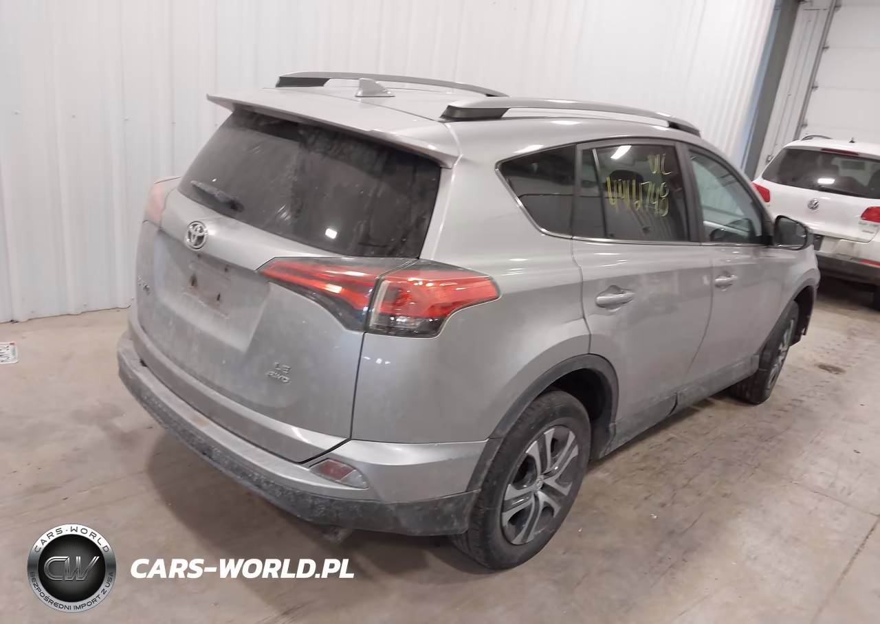 2017 Toyota Rav4 Le VIN:2T3BFREV1HW577823 - 4