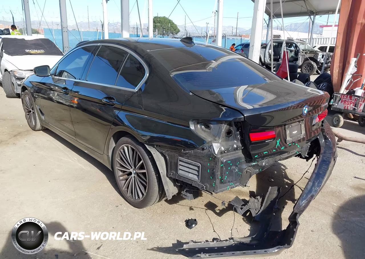 2022 BMW 530E VIN:WBA13AG01NCK34366 - 3