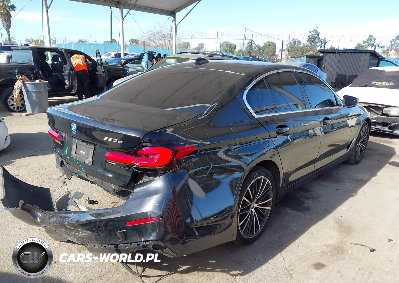 2022 BMW 530E VIN:WBA13AG01NCK34366 - 4
