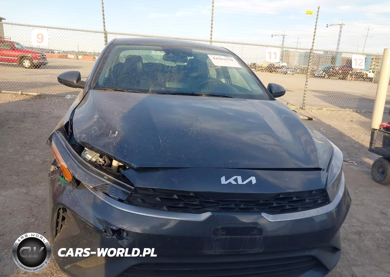 2024 Kia Forte Lxs VIN:3KPF24AD9RE767136 - 12
