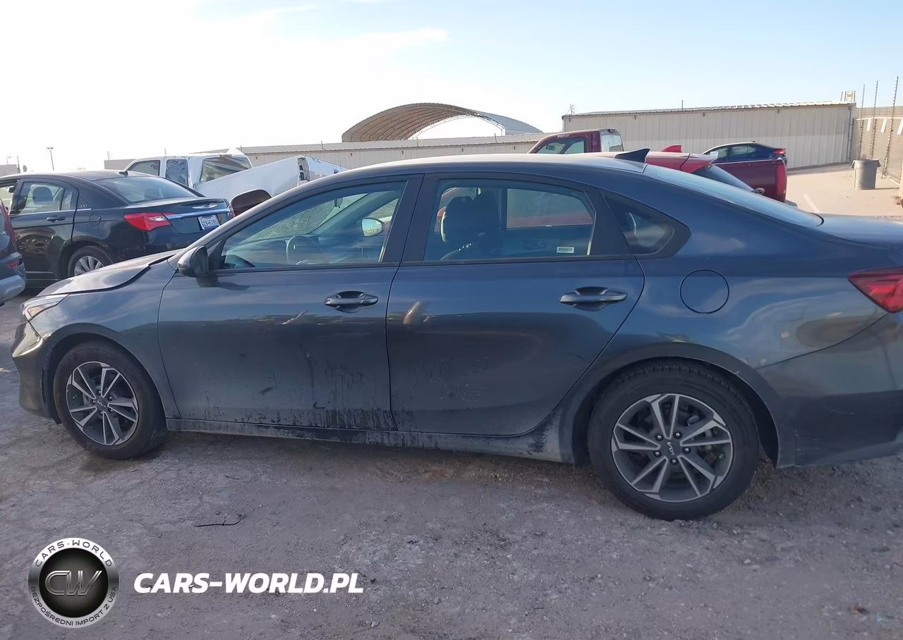 2024 Kia Forte Lxs VIN:3KPF24AD9RE767136 - 14