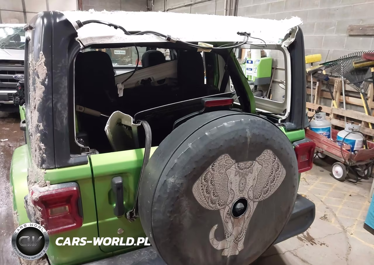 2019 Jeep Wrangler Unlimited Sahara 4X4 VIN:1C4HJXEG5KW548199 - 16