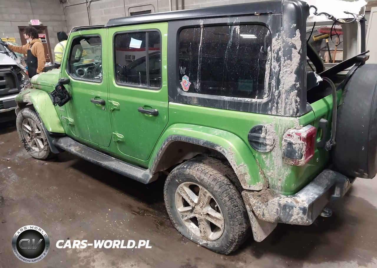 2019 Jeep Wrangler Unlimited Sahara 4X4 VIN:1C4HJXEG5KW548199 - 3