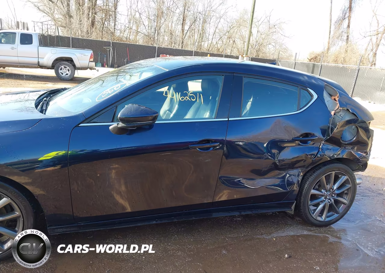 2019 Mazda 3 Preferred VIN:JM1BPAMM8K1111223 - 6