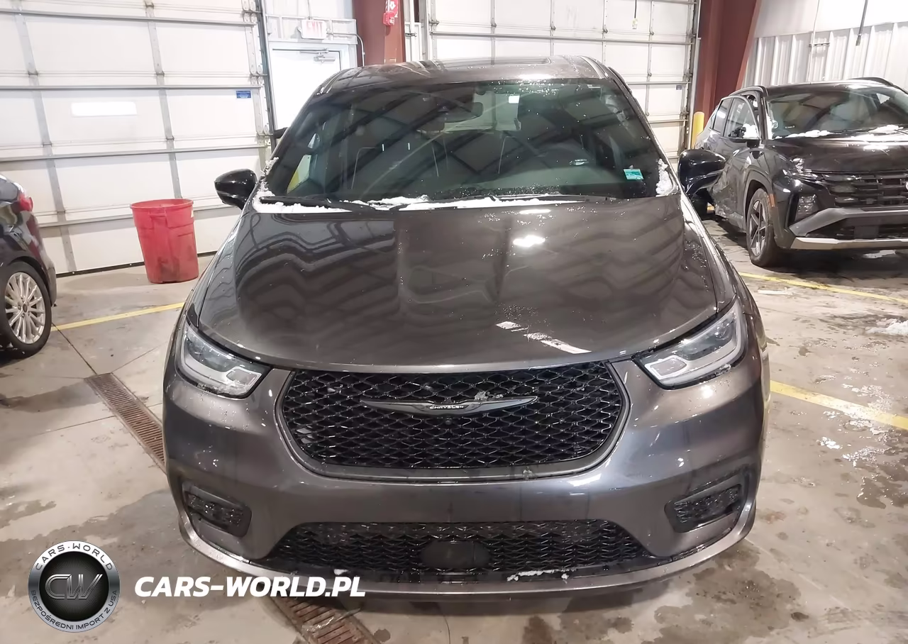 2023 Chrysler Pacifica Hybrid Limited VIN:2C4RC1S7XPR501542 - 12