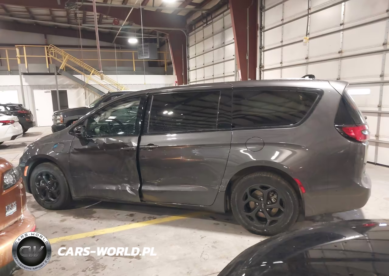 2023 Chrysler Pacifica Hybrid Limited VIN:2C4RC1S7XPR501542 - 14