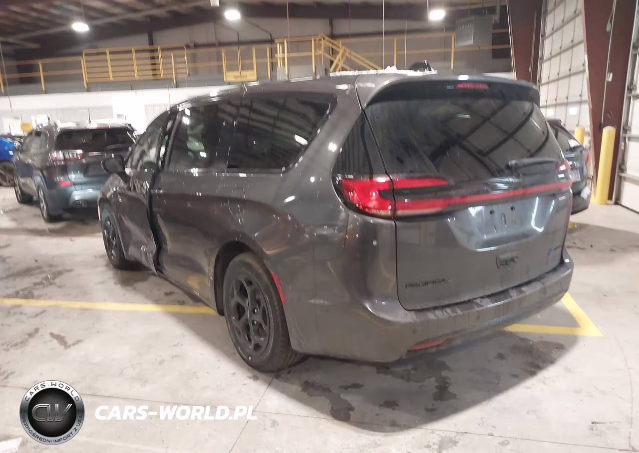 2023 Chrysler Pacifica Hybrid Limited VIN:2C4RC1S7XPR501542 - 3