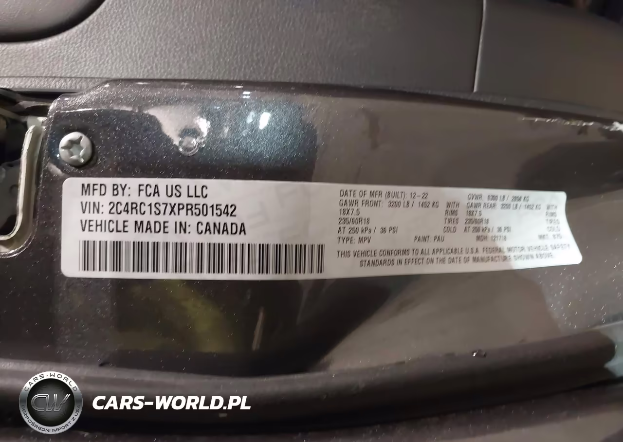 2023 Chrysler Pacifica Hybrid Limited VIN:2C4RC1S7XPR501542 - 9