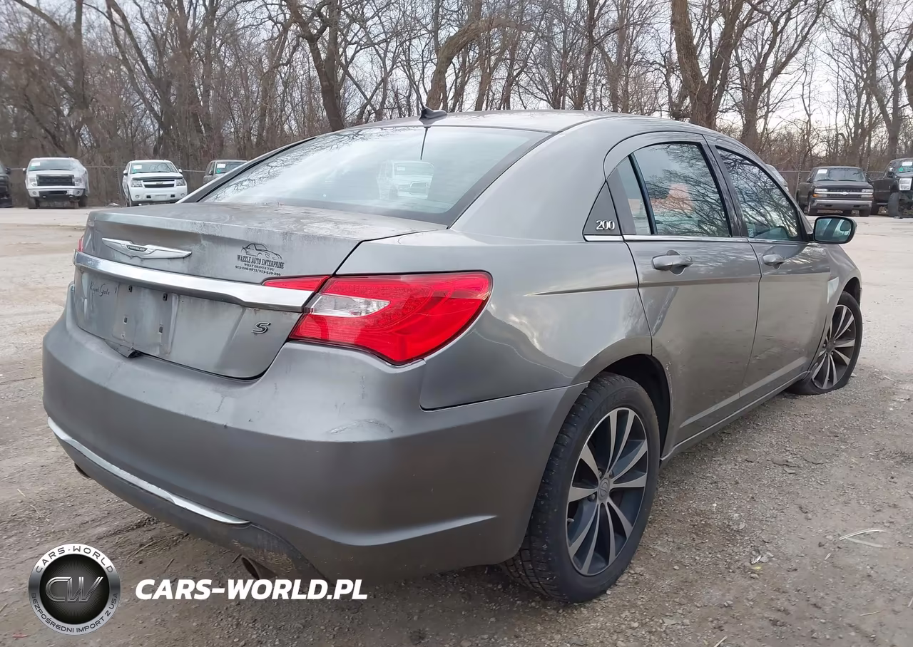 2011 Chrysler 200 S VIN:1C3BC8FG1BN611846 - 4