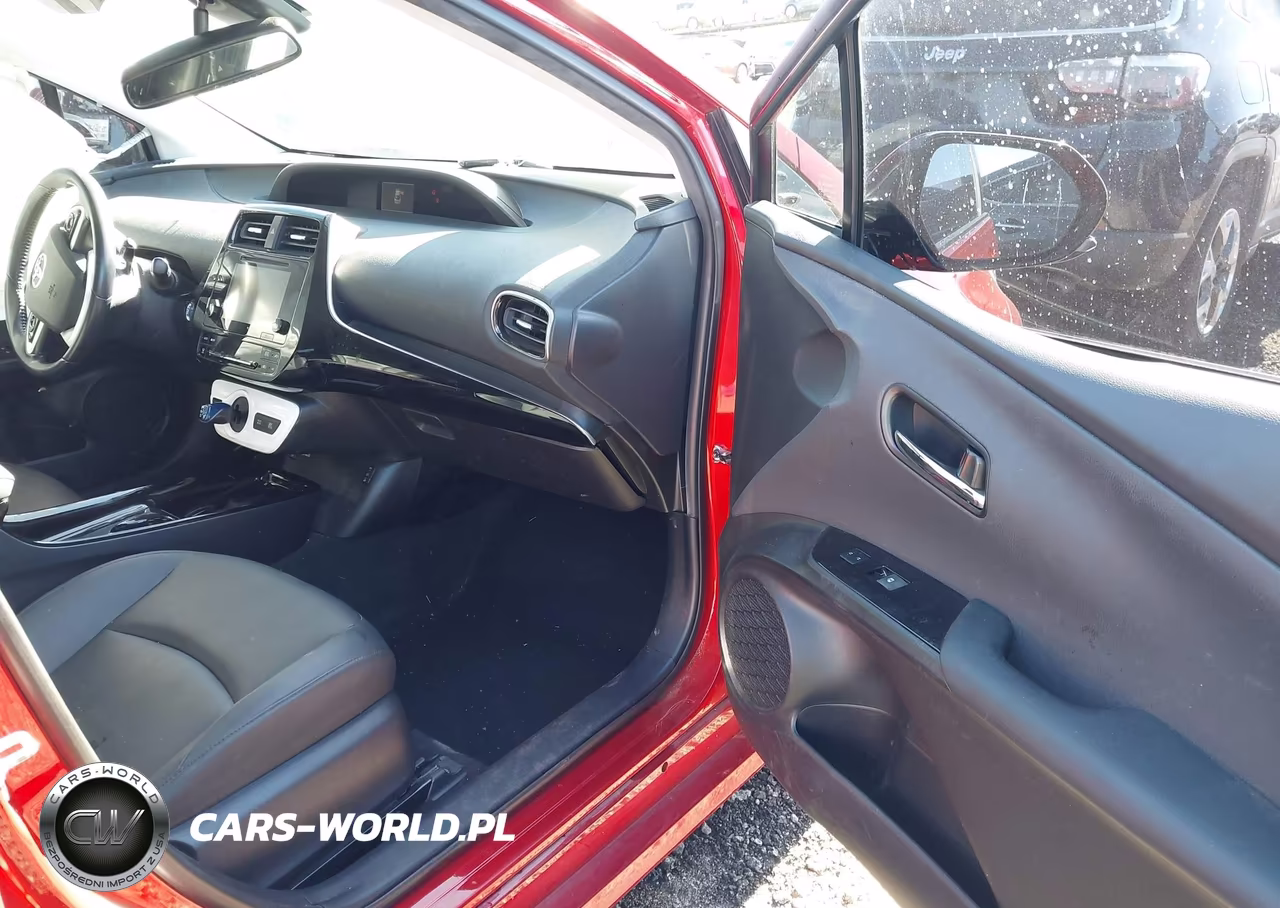 2017 Toyota Prius Four VIN:JTDKARFU3H3538710 - 5