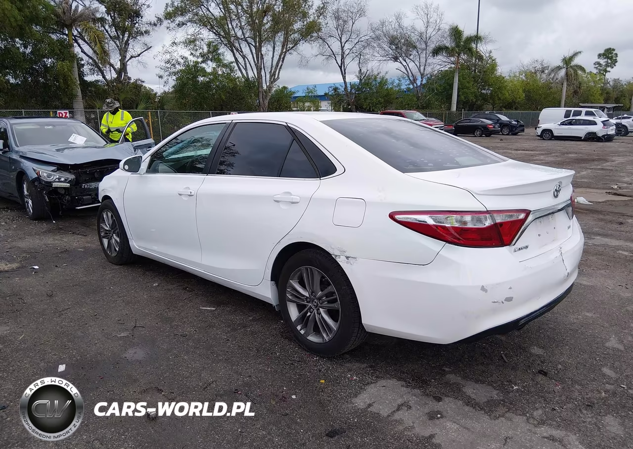 2015 Toyota Camry Se VIN:4T1BF1FK5FU095707 - 3