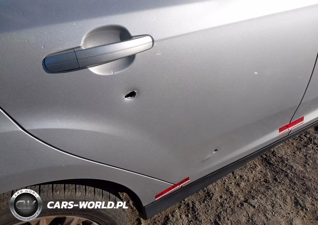 2012 Ford Focus Titanium VIN:1FAHP3N2XCL137854 - 6