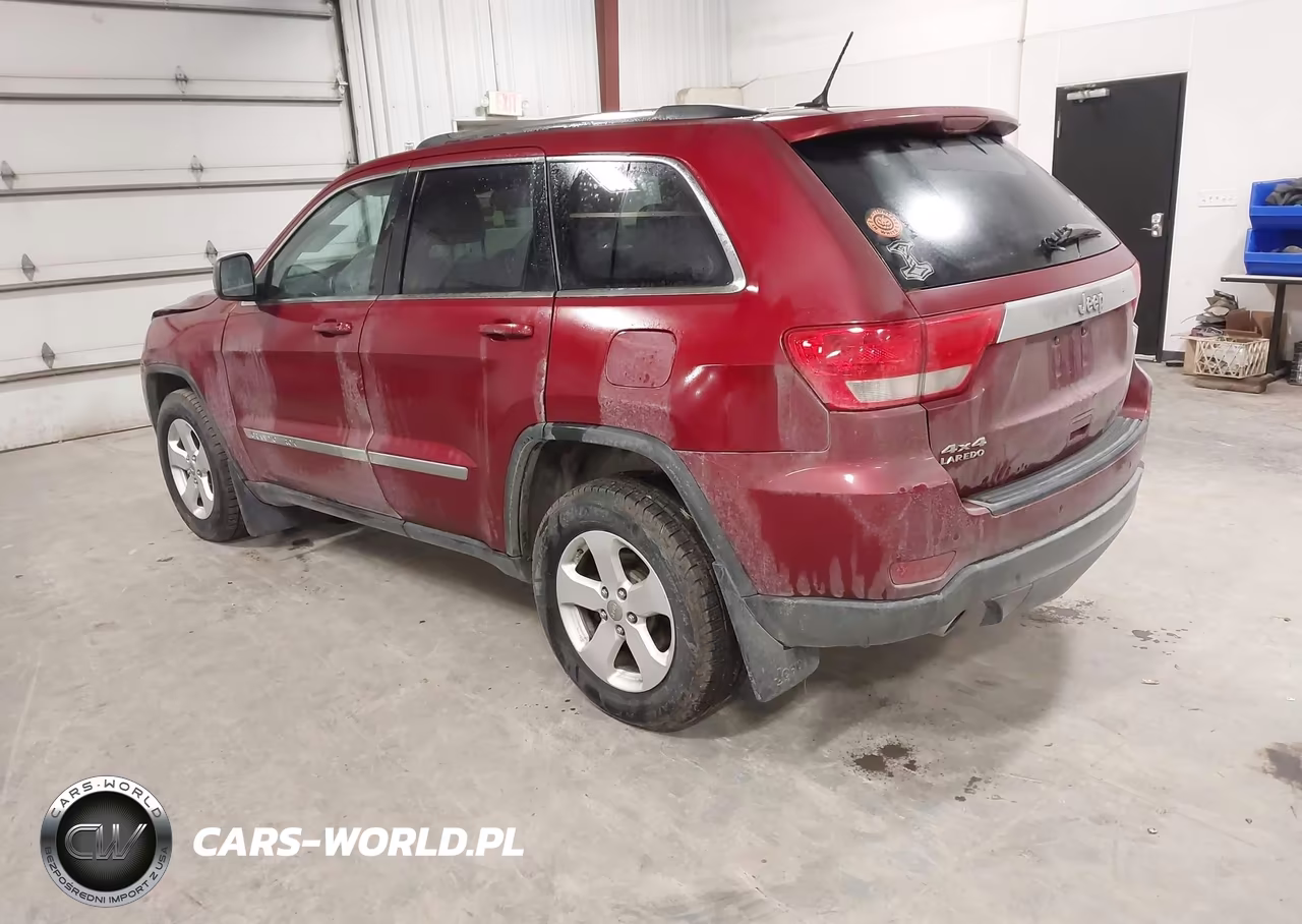 2012 Jeep Grand Cherokee Laredo VIN:1C4RJFAT3CC330119 - 3
