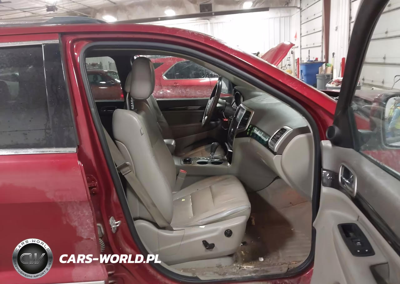 2012 Jeep Grand Cherokee Laredo VIN:1C4RJFAT3CC330119 - 5