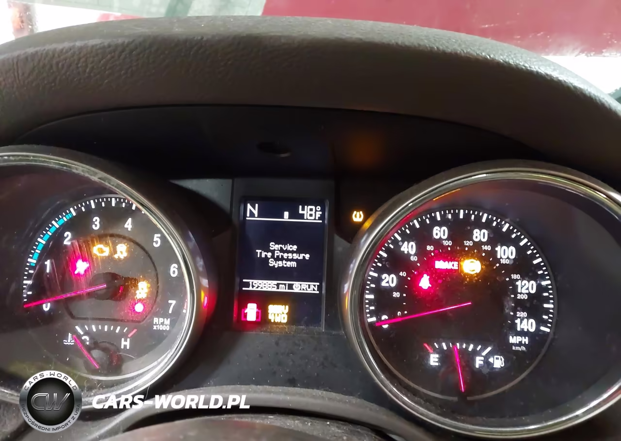 2012 Jeep Grand Cherokee Laredo VIN:1C4RJFAT3CC330119 - 7