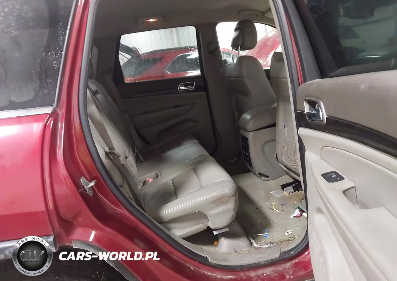 2012 Jeep Grand Cherokee Laredo VIN:1C4RJFAT3CC330119 - 8