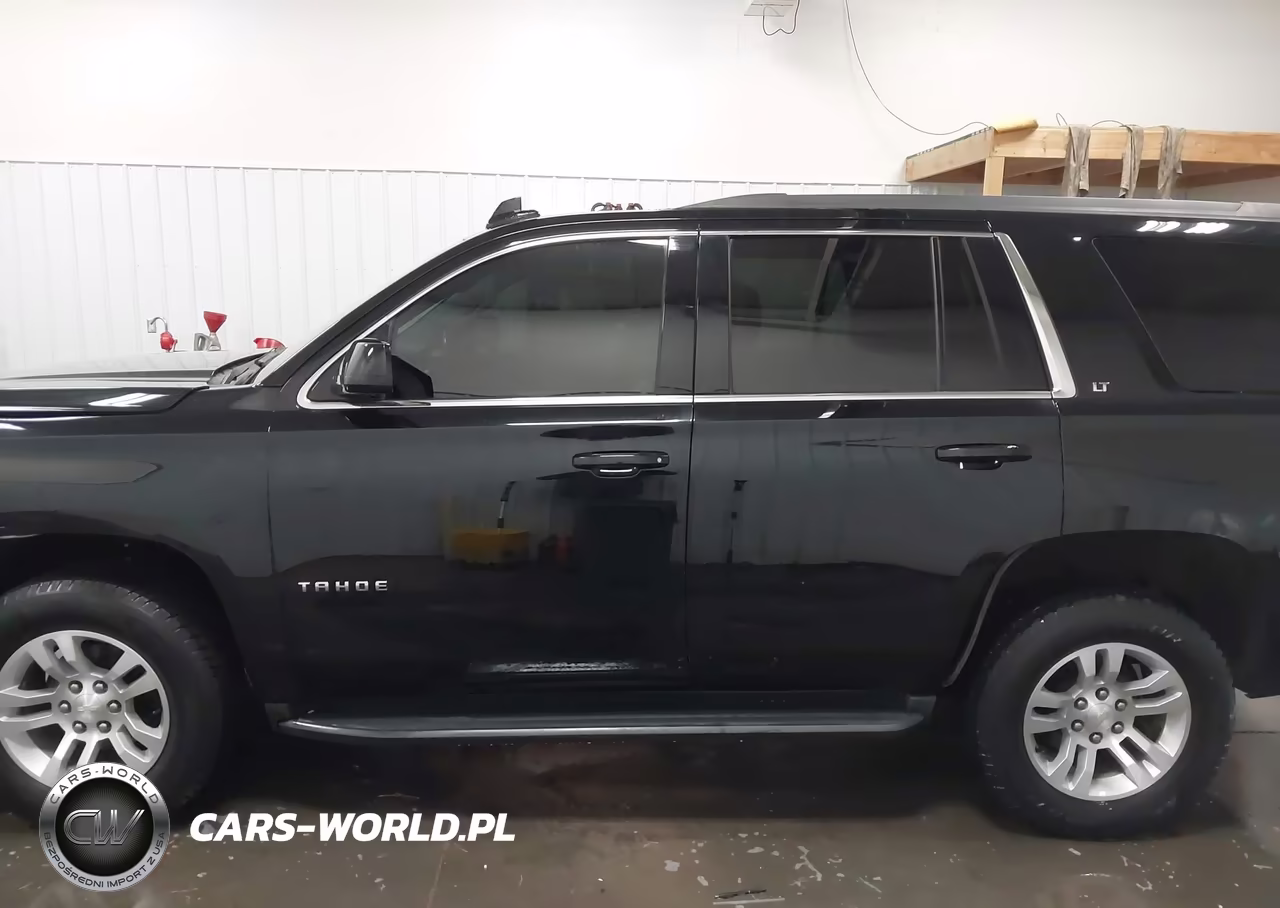 2019 Chevrolet Tahoe Lt VIN:1GNSKBKC2KR332890 - 14
