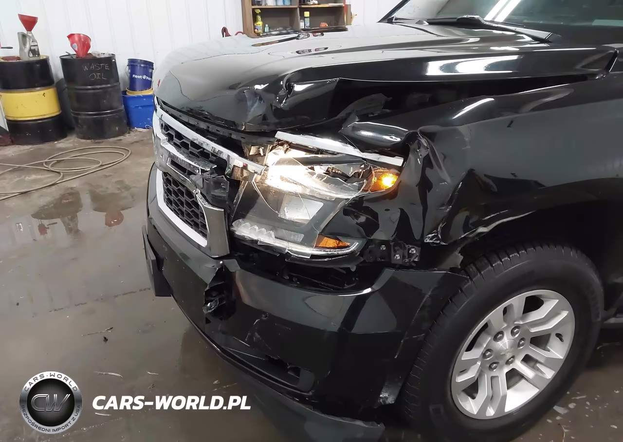 2019 Chevrolet Tahoe Lt VIN:1GNSKBKC2KR332890 - 6