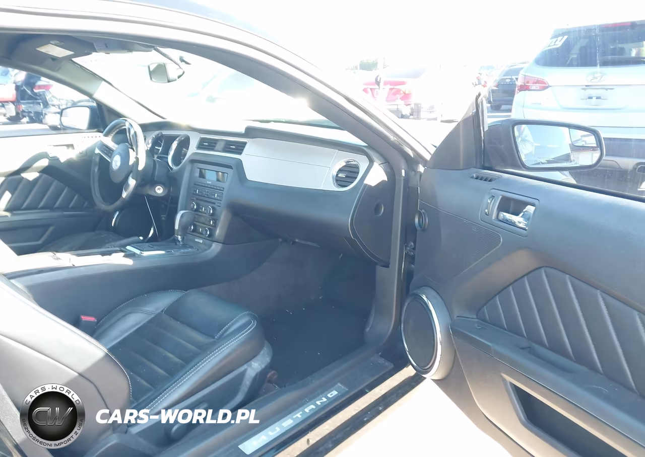 2013 Ford Mustang V6 Premium VIN:1ZVBP8AM1D5266024 - 5
