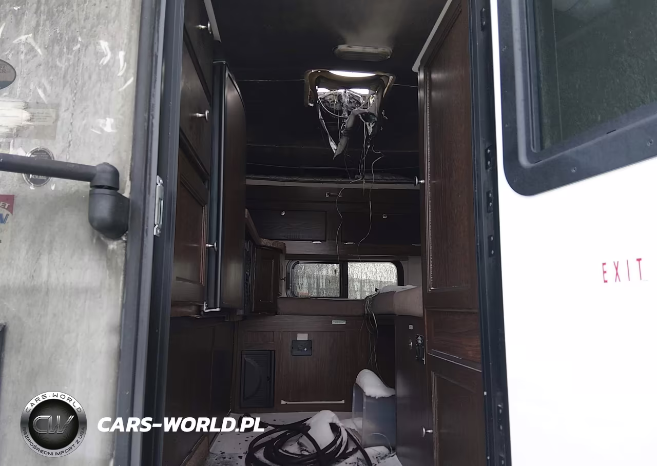 2018 Forest River Pick Up Bed Camper VIN:4X4SSZ208JN108689 - 5