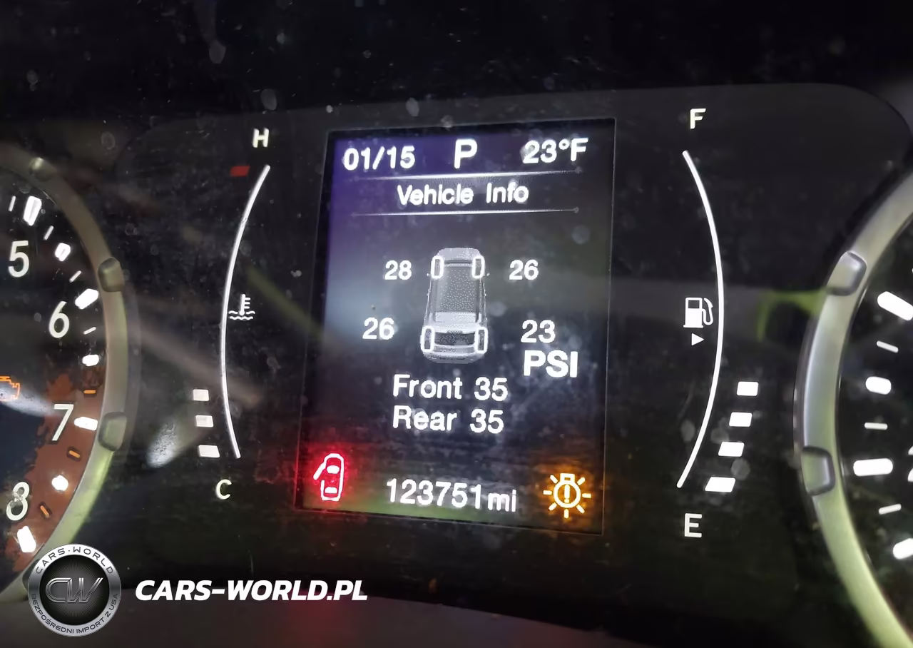 2015 Jeep Renegade Sport VIN:ZACCJAAT0FPB65103 - 15