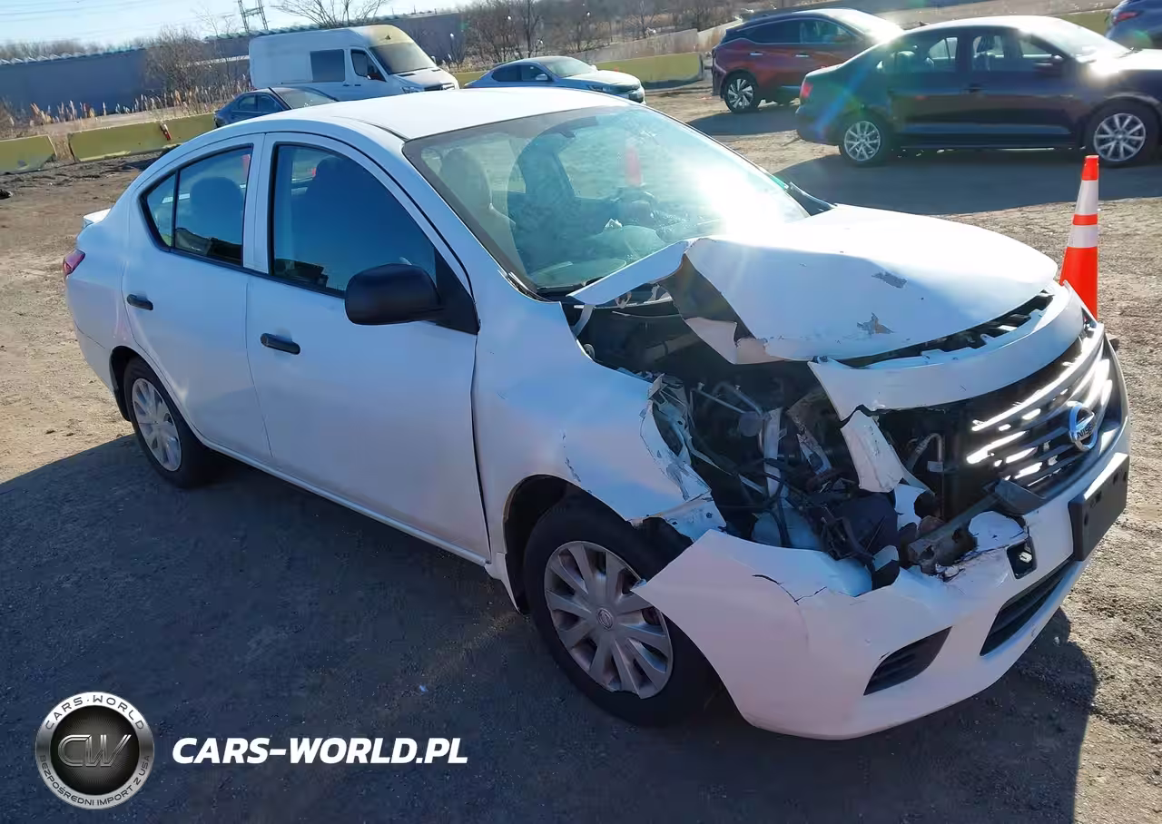 2014 Nissan Versa 1.6 S+