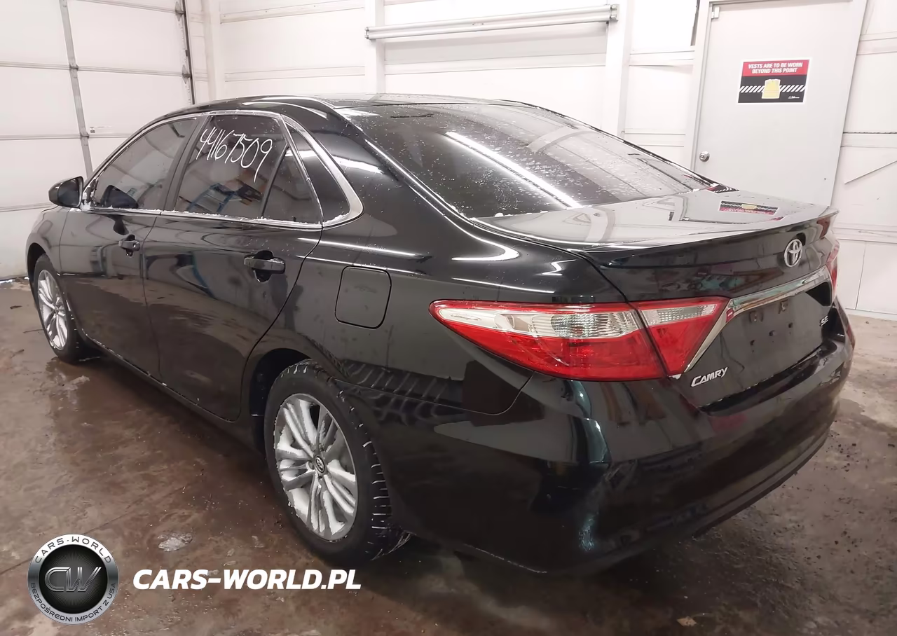 2015 Toyota Camry Se VIN:4T1BF1FK0FU114339 - 3