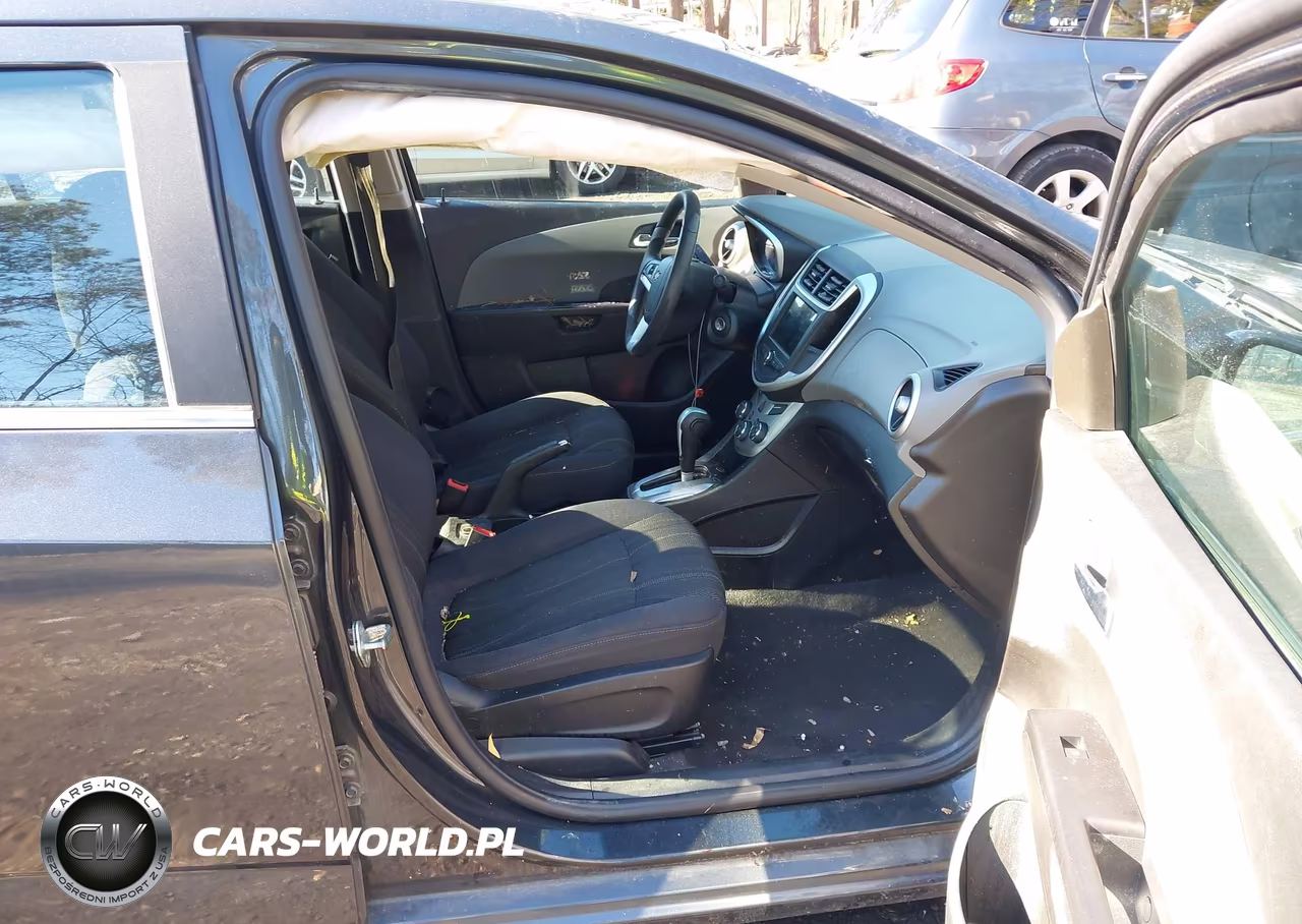 2019 Chevrolet Sonic Lt Auto VIN:1G1JD5SB5K4135614 - 5