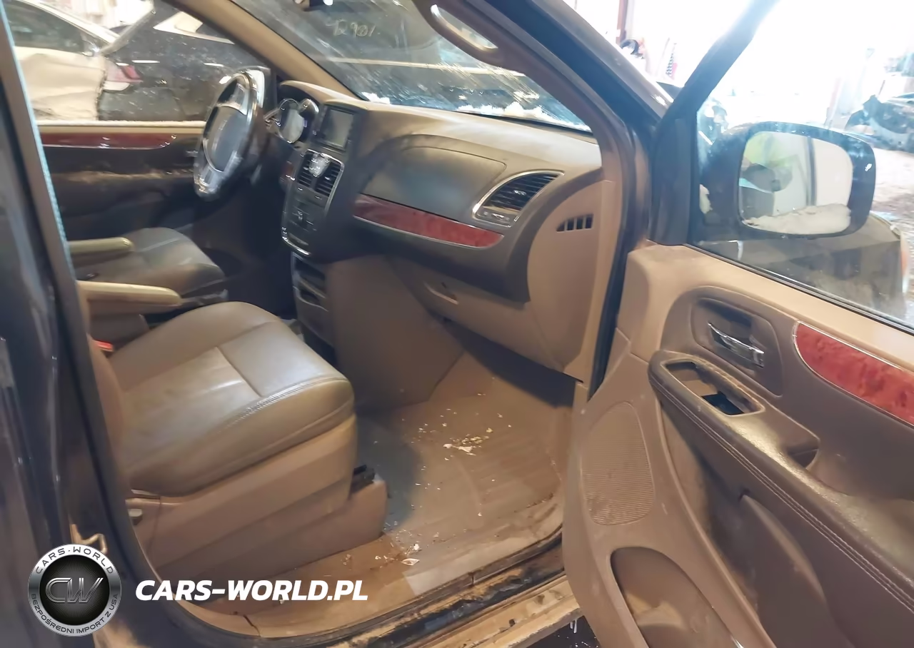 2014 Chrysler Town & Country Touring VIN:2C4RC1BG5ER395496 - 5