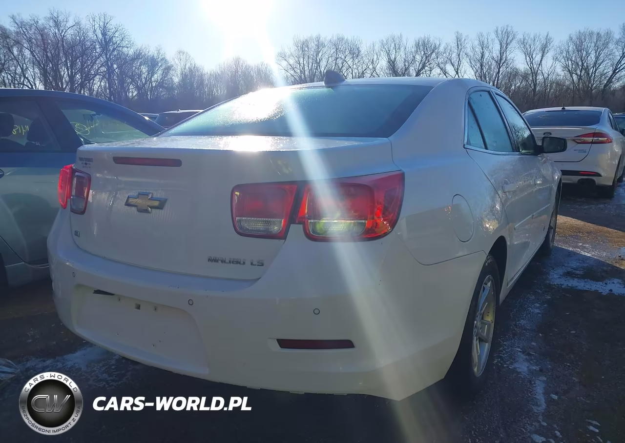 2015 Chevrolet Malibu Ls VIN:1G11B5SL5FF255759 - 4