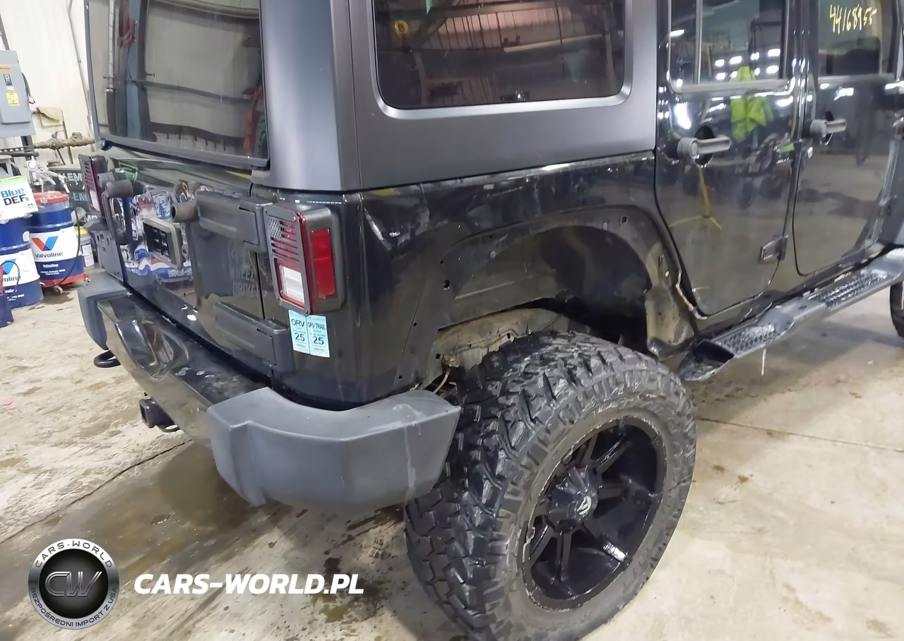2015 Jeep Wrangler Unlimited Willys Wheeler VIN:1C4BJWDG9FL561840 - 6
