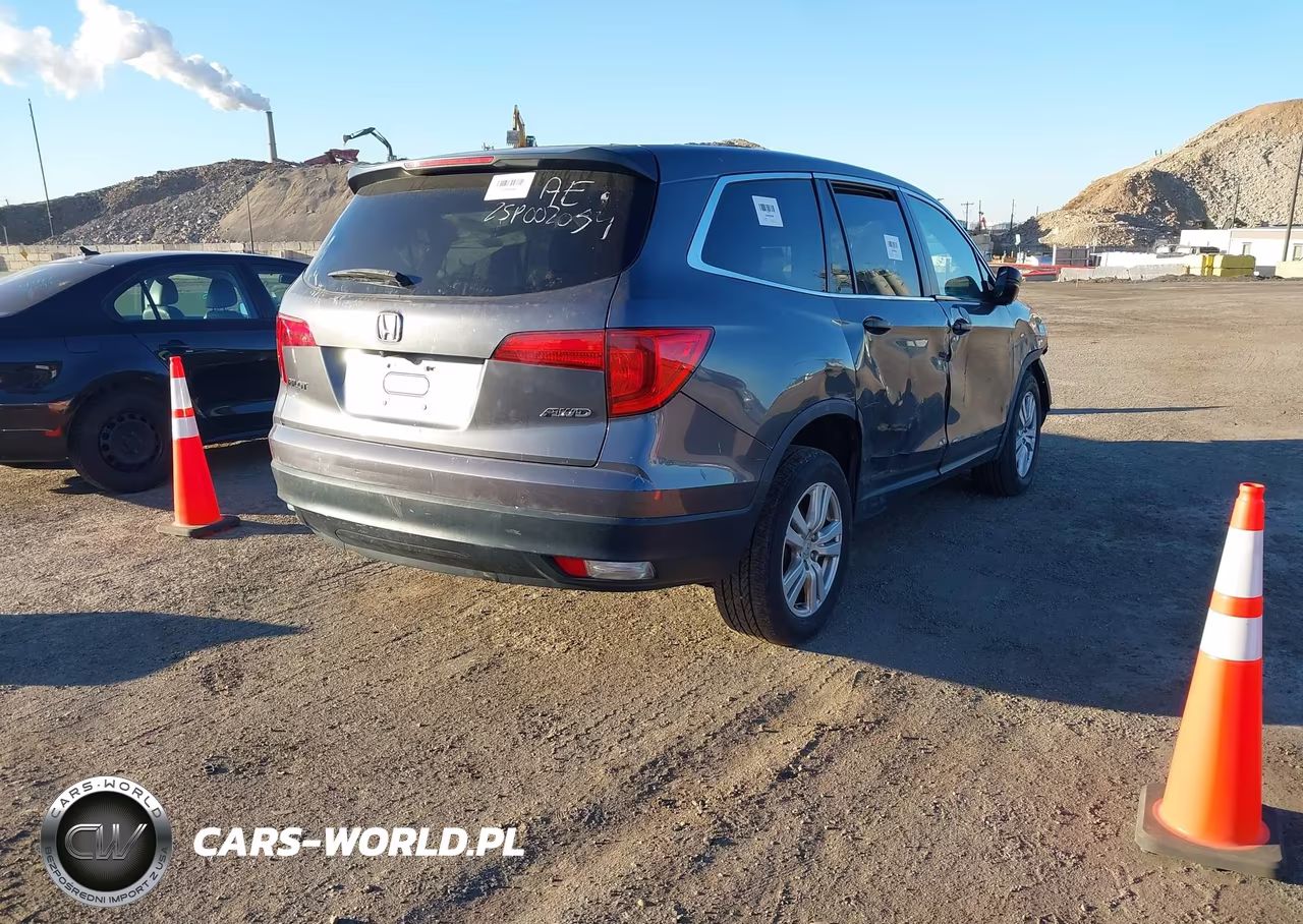 2017 Honda Pilot Lx VIN:5FNYF6H15HB064484 - 4
