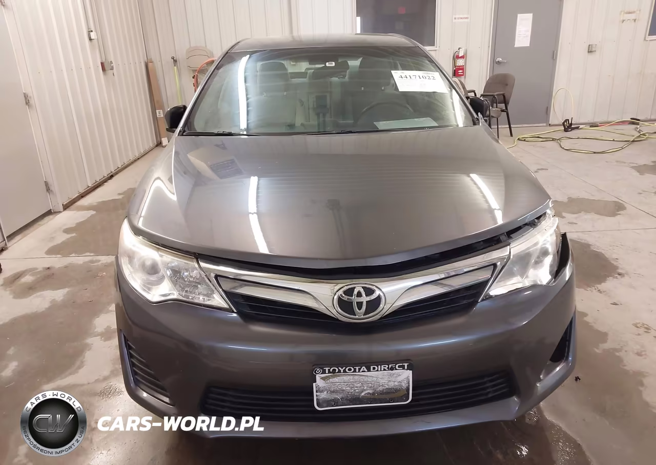 2014 Toyota Camry Le VIN:4T4BF1FK2ER400343 - 12
