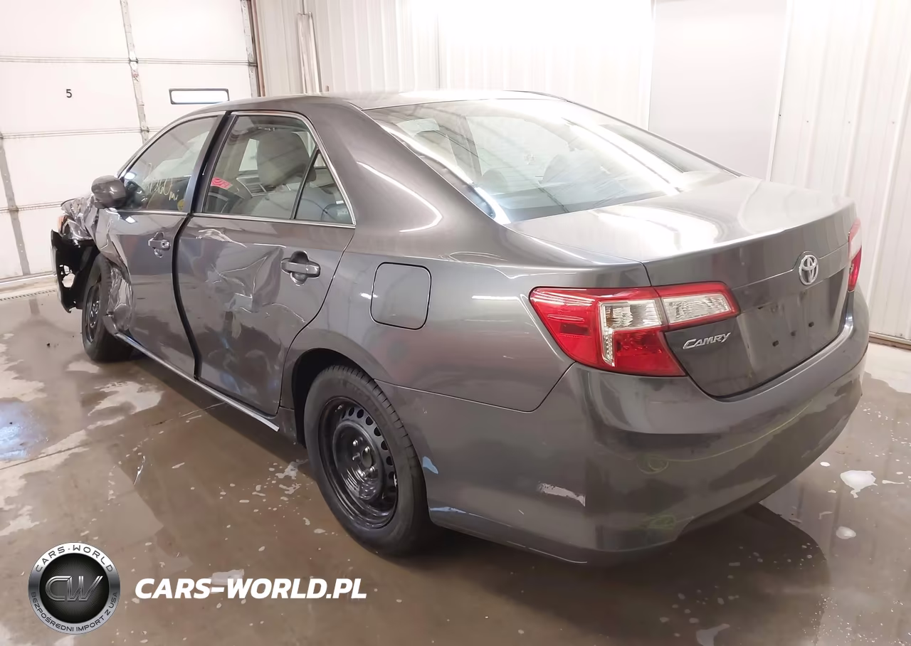 2014 Toyota Camry Le VIN:4T4BF1FK2ER400343 - 3