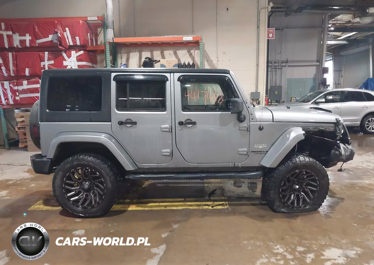 2013 Jeep Wrangler Unlimited Sahara VIN:1C4BJWEG1DL653553 - 13